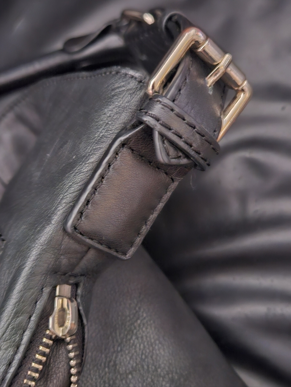 Danier 100% Leather Black  Classic Hobo Zipper  Bag Gold Hardware - Picture 5 of 14